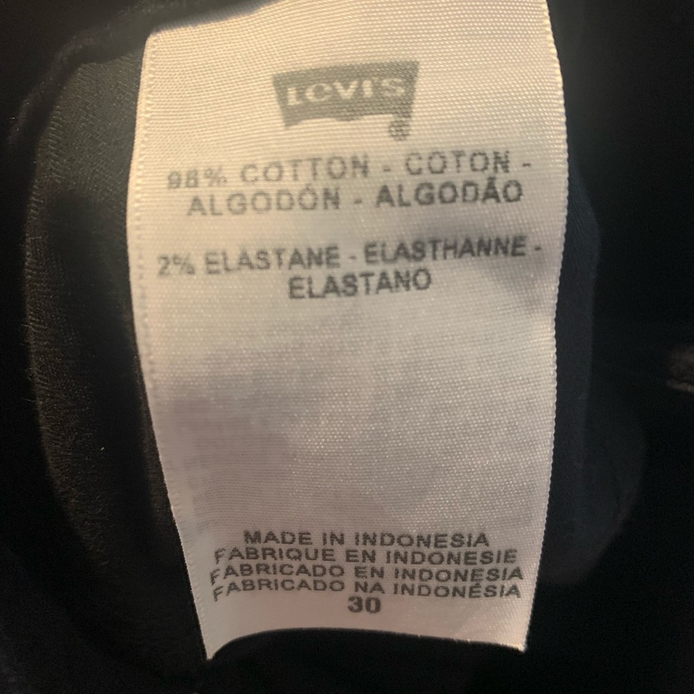Levi’s - Picture 3 of 5